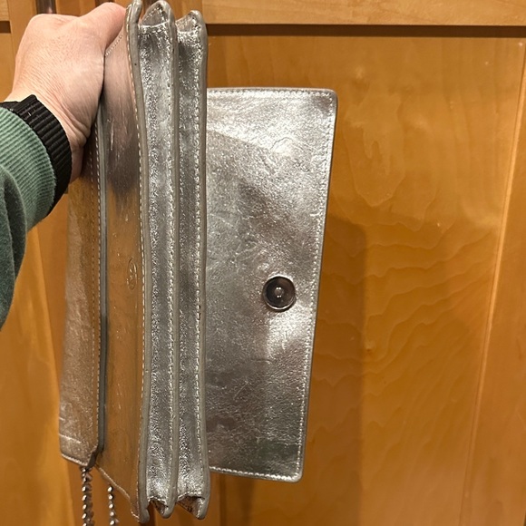 Alexander McQueen silver leather clutch bag with a chain strap-COA included - Picture 10 of 15